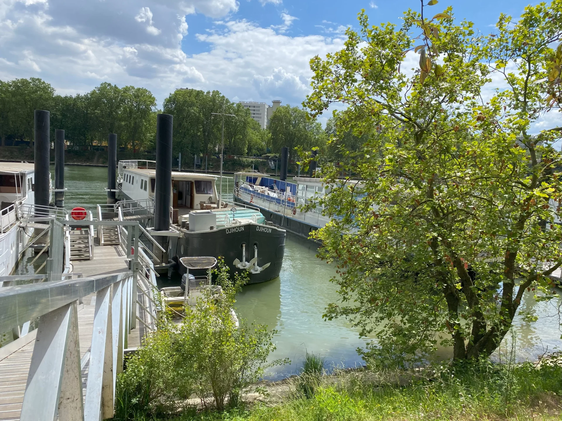 Bureaux sur l’eau – Péniche Port Van Gogh