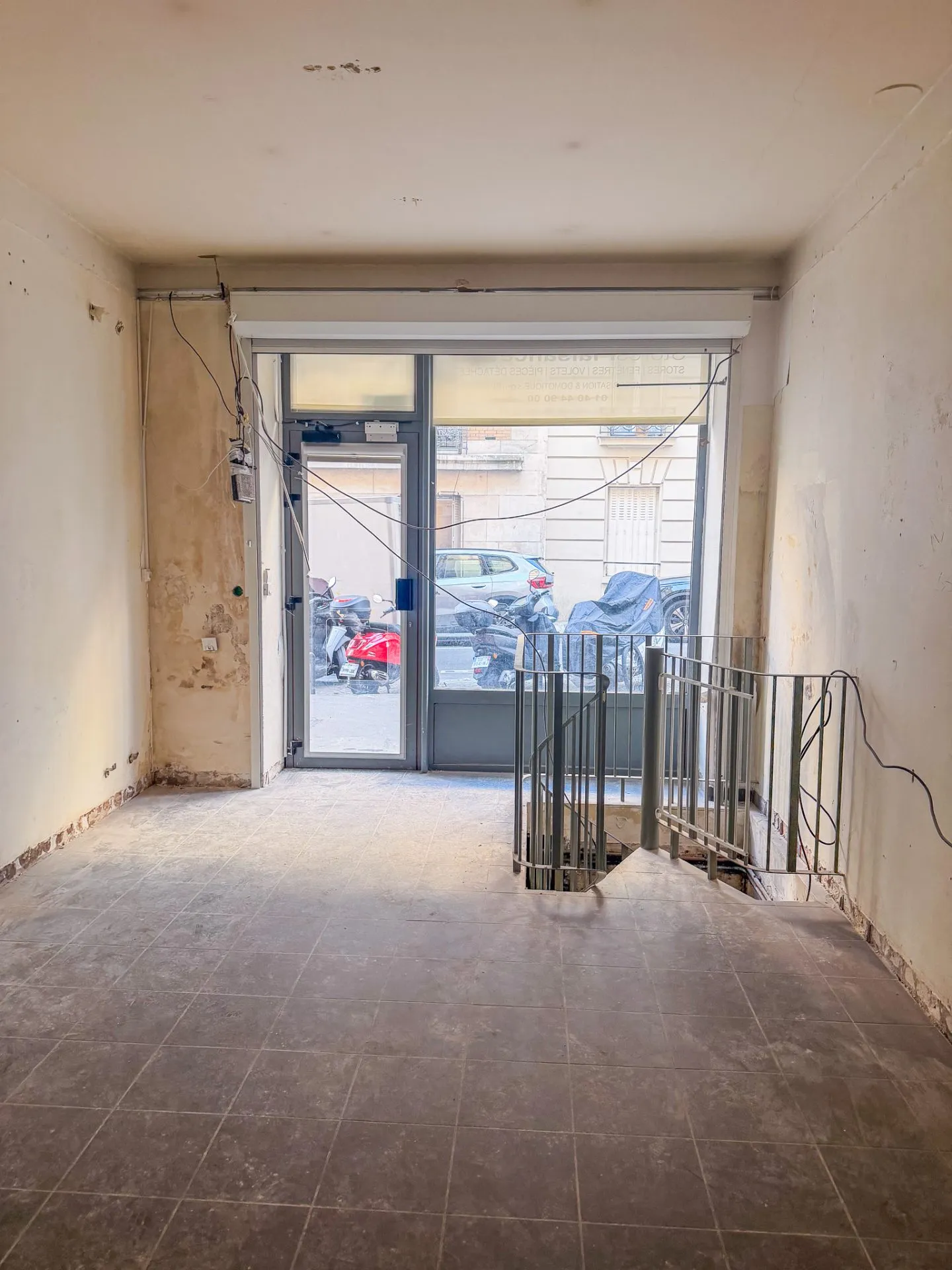 BATIGNOLLES – Boutique à rénover